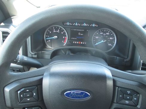 Used 2017 Ford F250 XLT w/ XLT Premium Package AWD/4WD image 27