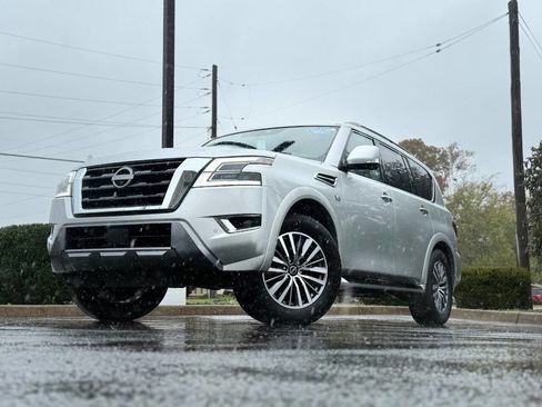 Used 2021 Nissan Armada SL w/ Captain's Chairs Package image 2