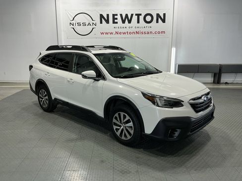 Used 2020 Subaru Outback Premium image 1