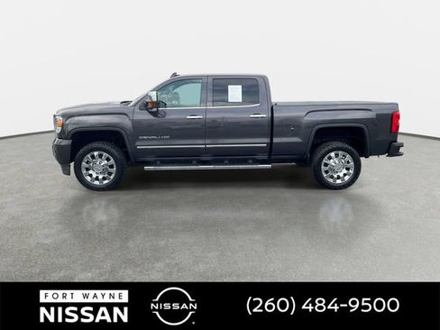Used 2016 GMC Sierra 2500 Denali w/ Duramax Plus Package AWD/4WD image 6