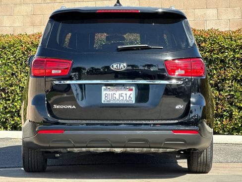 Used 2021 Kia Sedona EX FWD image 5