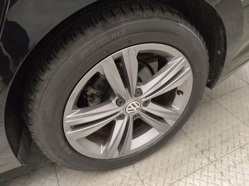 Used 2021 Volkswagen Jetta R-Line w/ R-Line Cold Weather Package FWD image 31