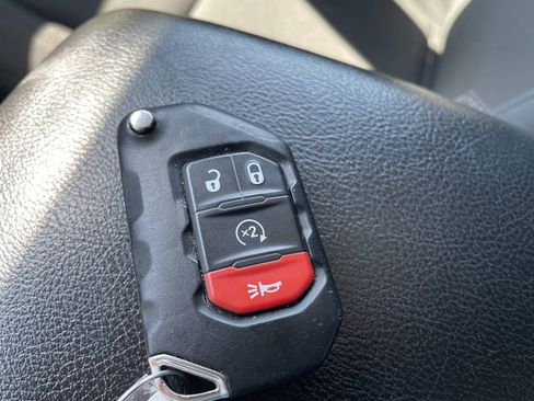 Used 2022 Jeep Wrangler Sport AWD/4WD image 27
