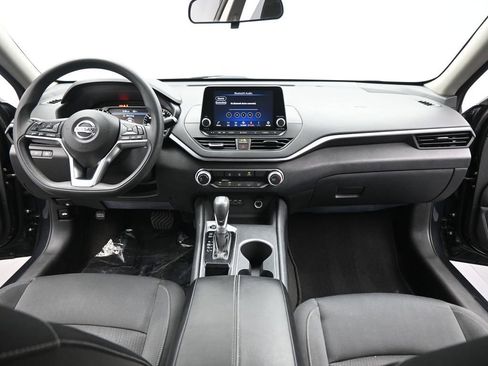 Used 2022 Nissan Altima 2.5 SV image 18