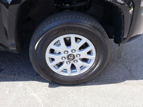 Used 2025 Toyota Tacoma SR5 image 39