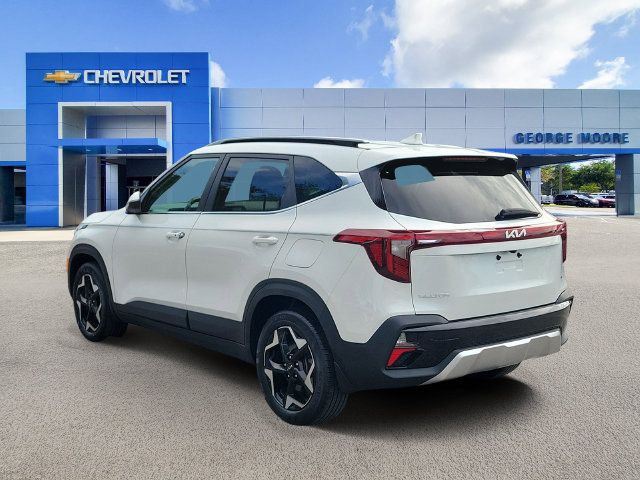Used 2024 Kia Seltos EX AWD/4WD image 3