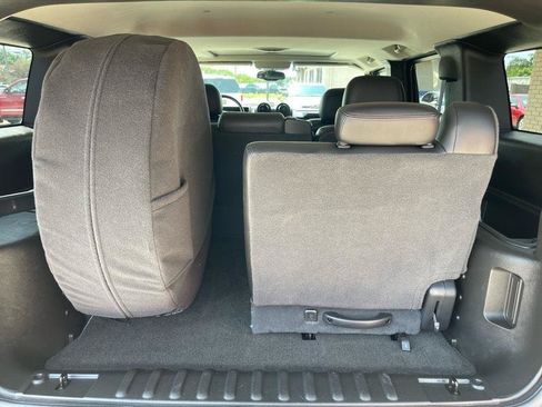 Used 2005 HUMMER H2 w/ Preferred Equipment Group AWD/4WD image 64