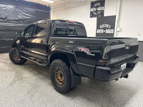 Used 2011 Toyota Tacoma 4x4 Double Cab w/ TRD Off-Road Pkg w/JBL Audio image 4