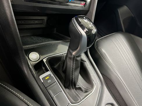 Used 2023 Volkswagen Tiguan SE image 17