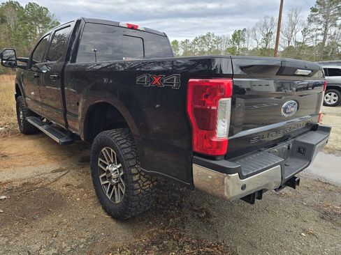 Used 2019 Ford F250 Lariat w/ Lariat Value Package image 2