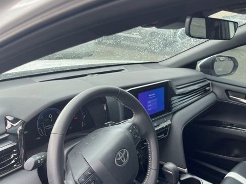 Used 2025 Toyota Camry SE image 13