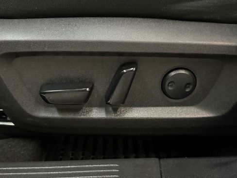 Used 2023 Nissan Rogue SV AWD/4WD image 25