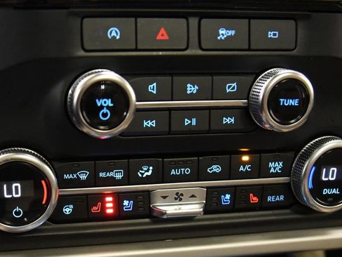 Used 2024 Ford Expedition Limited AWD/4WD image 23