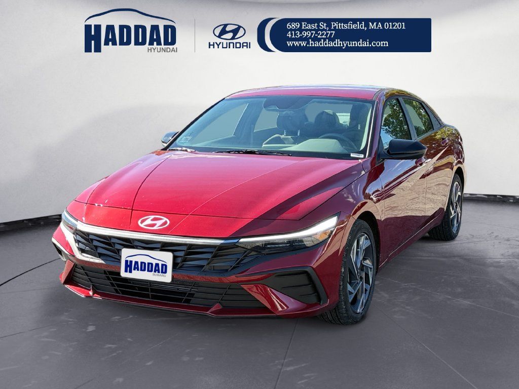 Used 2025 Hyundai Elantra Sport FWD image 1
