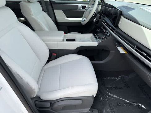 New 2026 Hyundai Santa Fe SE FWD image 18