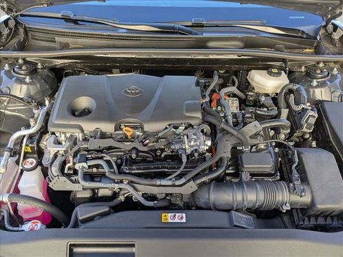 Used 2025 Toyota Camry XLE image 25