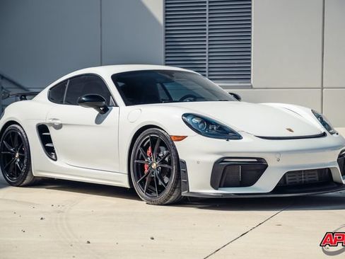Used 2018 Porsche 718 Cayman GTS RWD image 6