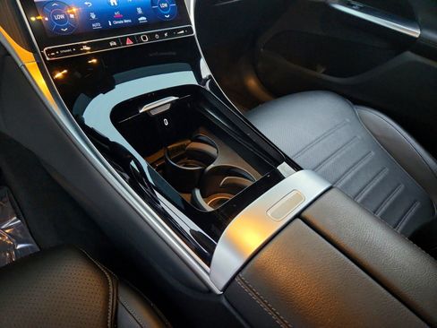 Certified 2024 Mercedes-Benz GLC 300 4MATIC image 33