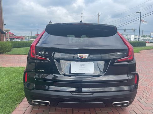 Used 2024 Cadillac XT4 Premium Luxury AWD/4WD image 9