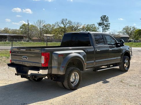 Used 2017 Ford F350 Lariat w/ Chrome Package image 3