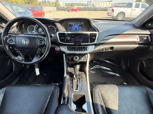 Used 2015 Honda Accord Touring image 3