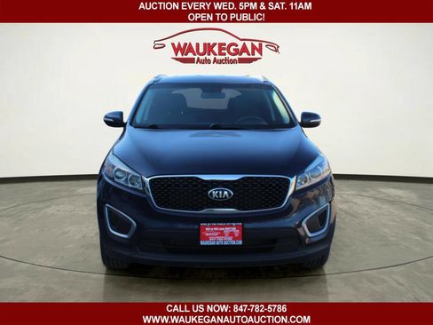 Used 2016 Kia Sorento AWD image 2