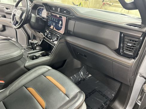 Certified 2024 GMC Sierra 1500 AT4 w/ Technology Package AWD/4WD image 30
