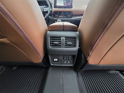 New 2026 Nissan Rogue Platinum image 11