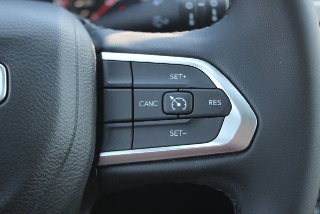 Used 2024 Jeep Compass Latitude AWD/4WD image 14