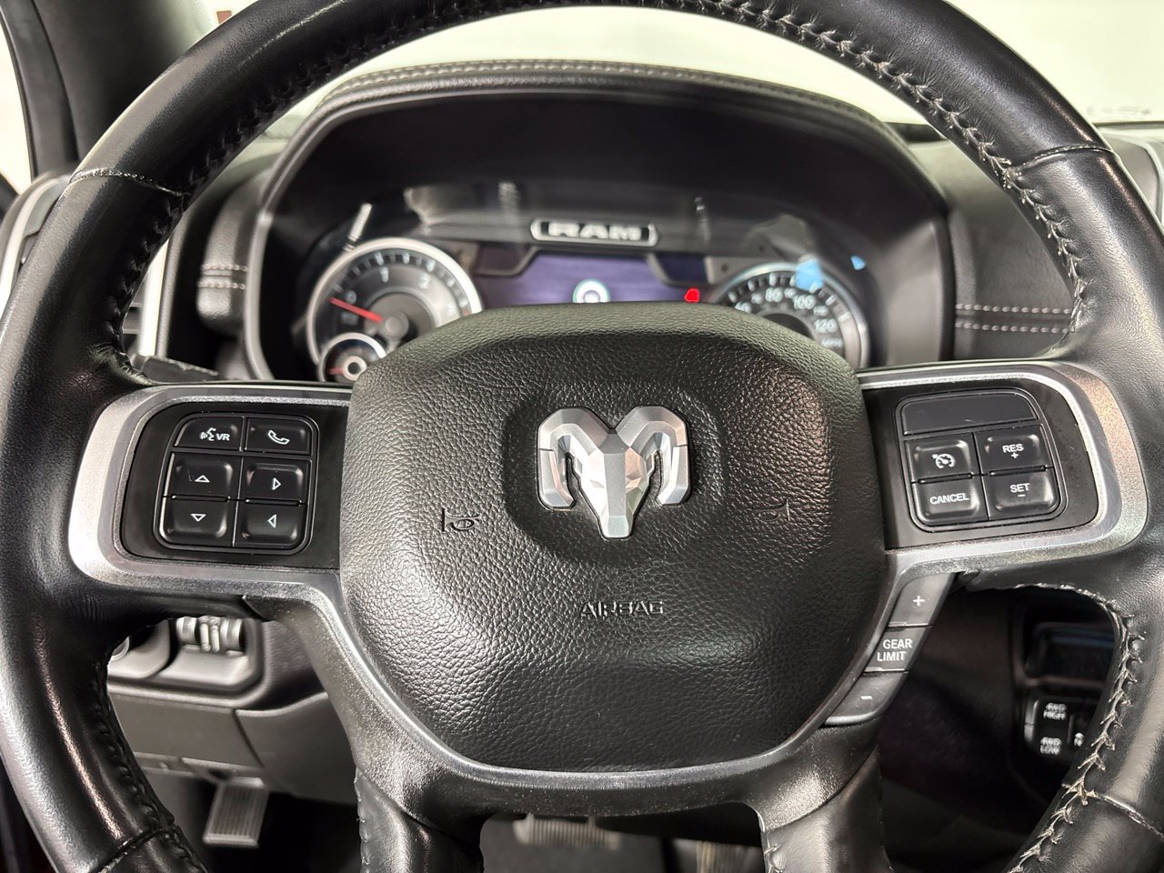 Used 2022 RAM 2500 Laramie AWD/4WD image 11
