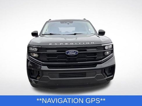Certified 2025 Ford Expedition Active AWD/4WD image 8