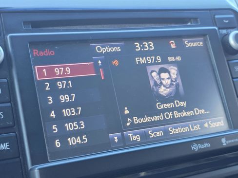 Used 2015 Toyota Tacoma PreRunner w/ TRD Off-Road Package image 19