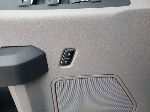 Used 2019 Ford F250 XL w/ STX Appearance Package image 28