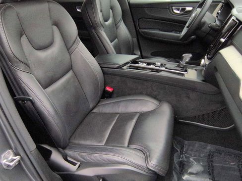 Used 2021 Volvo XC60 T5 Inscription w/ Advanced Package image 23