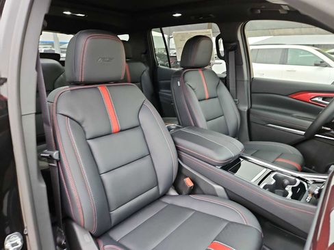 Used 2026 Chevrolet Traverse RS FWD image 21