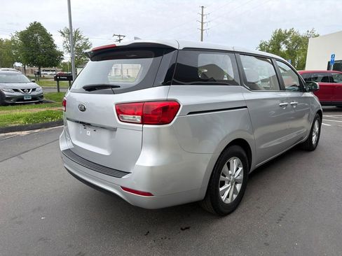 Used 2018 Kia Sedona L FWD image 8
