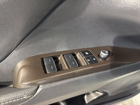 Used 2023 Toyota Camry XSE image 15