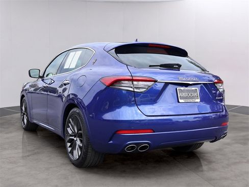 Used 2024 Maserati Levante GT Ultima image 7