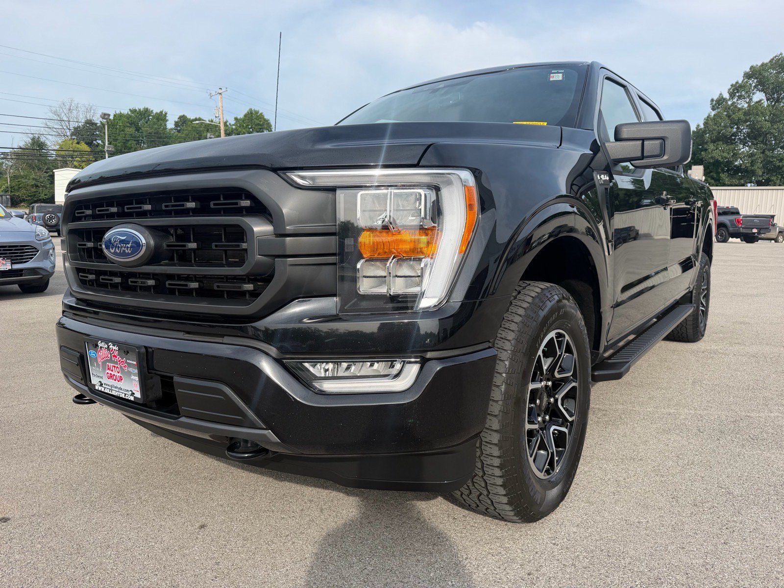 Used 2022 Ford F150 XLT w/ Equipment Group 302A High AWD/4WD image 9