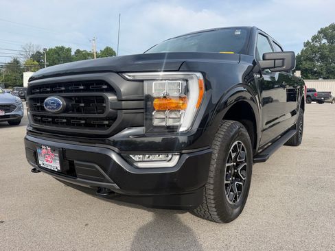Used 2022 Ford F150 XLT w/ Equipment Group 302A High AWD/4WD image 9