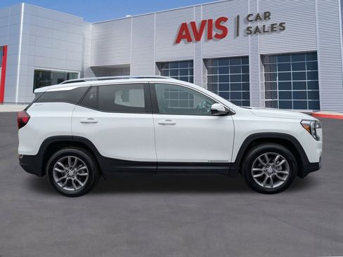 Used 2024 GMC Terrain SLT image 5