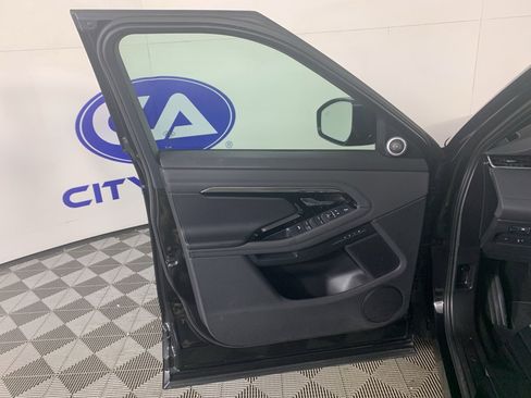 Used 2020 Land Rover Range Rover Evoque SE image 14