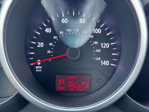 Used 2013 Kia Soul + FWD image 16