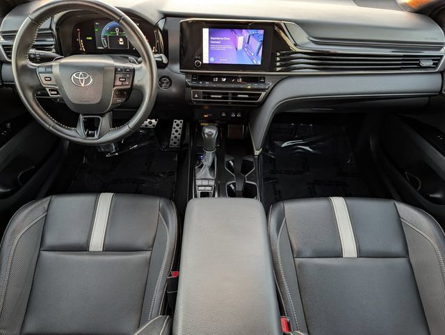 Used 2025 Toyota Camry SE FWD image 11