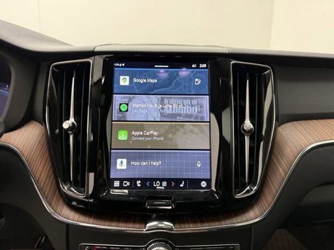 Certified 2023 Volvo XC60 B5 Plus w/ Climate Package image 18