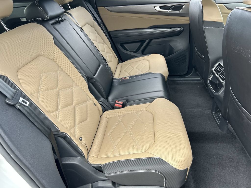 Used 2024 Volkswagen Atlas Cross Sport SE FWD image 27