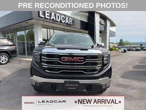 Used 2023 GMC Sierra 1500 SLT w/ SLT Premium Package AWD/4WD image 8