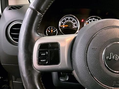 Used 2016 Jeep Compass High Altitude AWD/4WD image 18