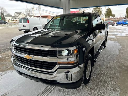 Used 2018 Chevrolet Silverado 1500 LT w/ All Star Edition image 2