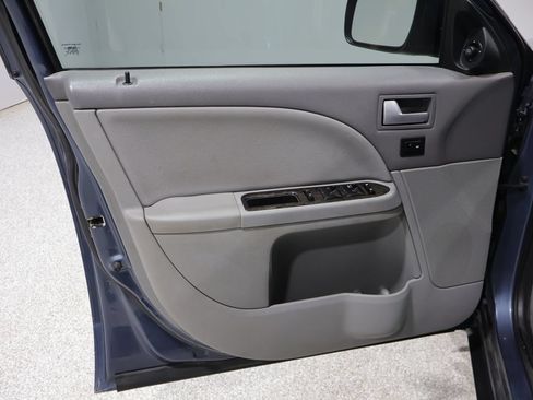 Used 2005 Mercury Montego Premier FWD image 13